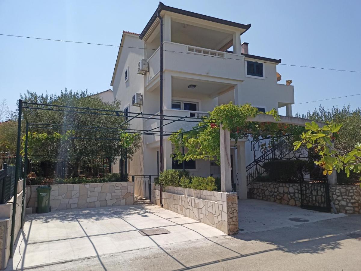 Apartments Romarin Супетар Екстер'єр фото