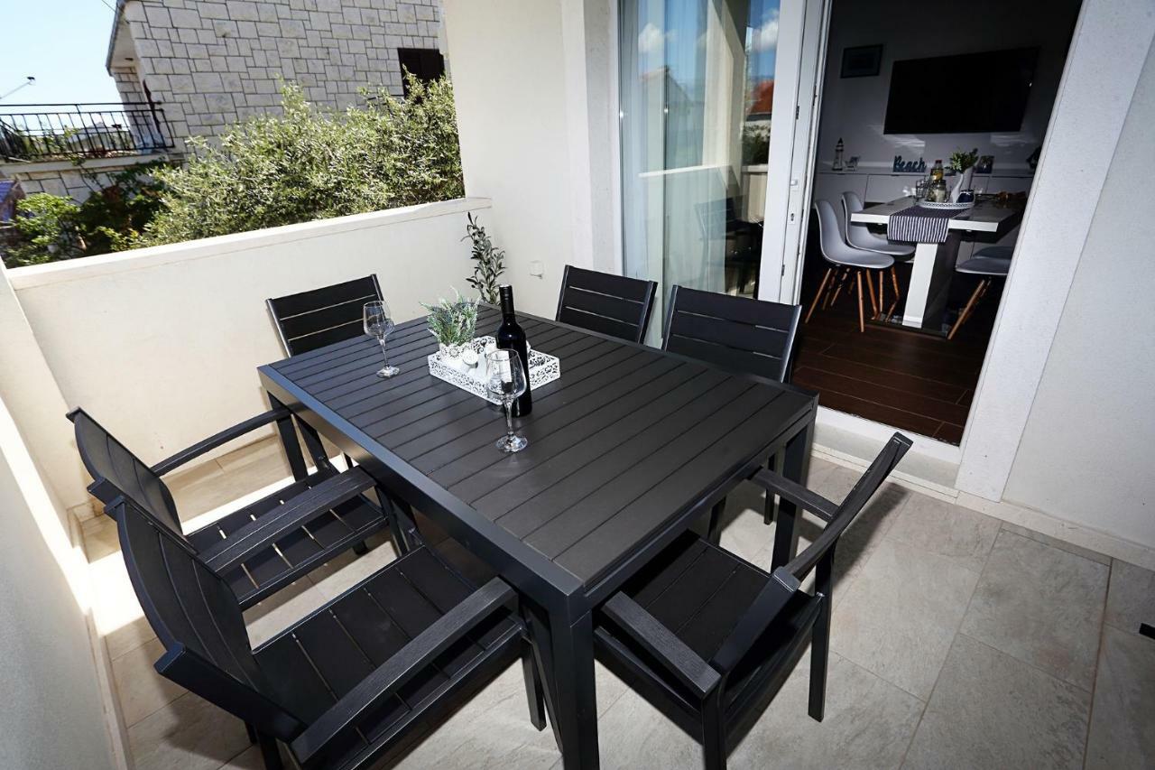 Apartments Romarin Супетар Екстер'єр фото